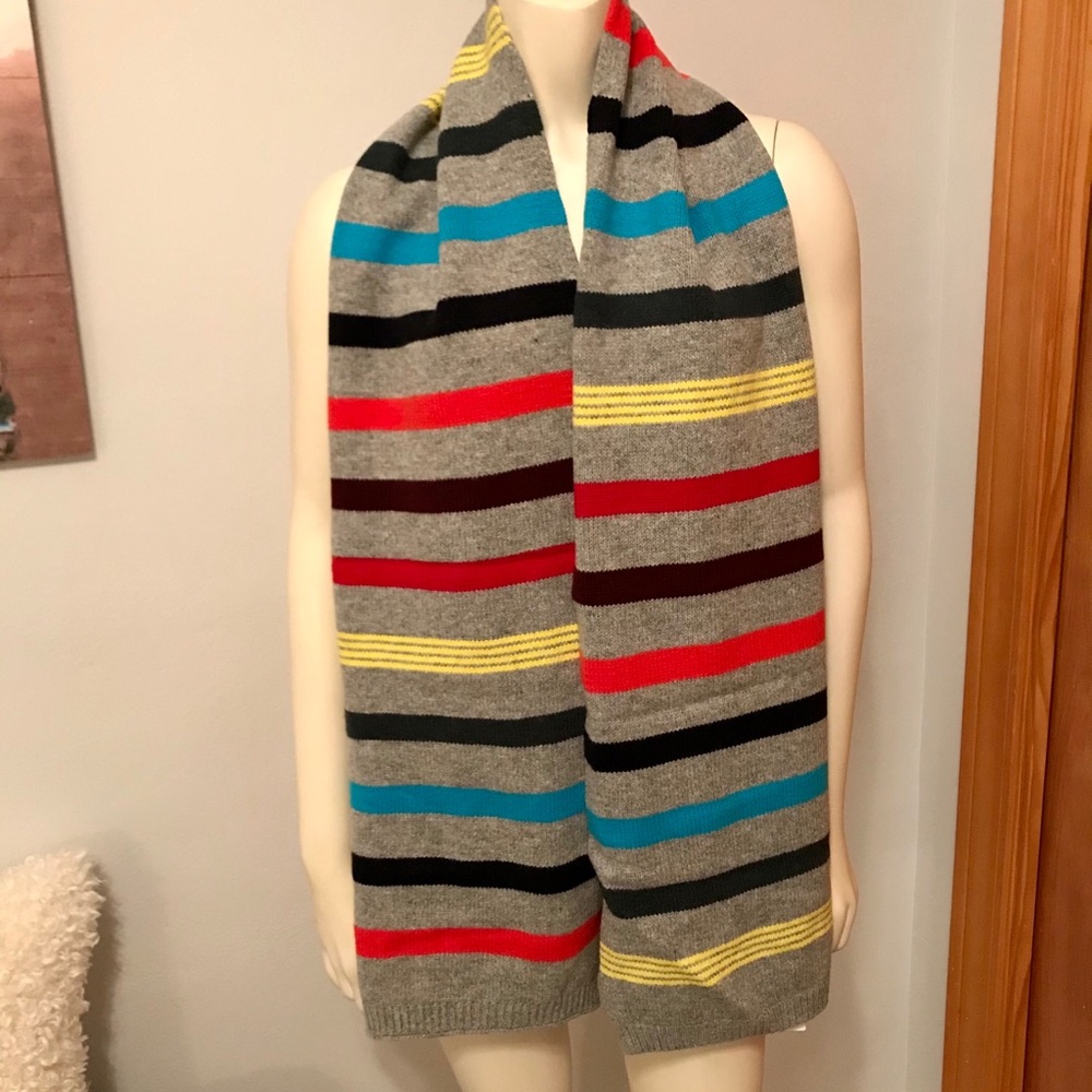 Men’s Gap crazy striped scarf.